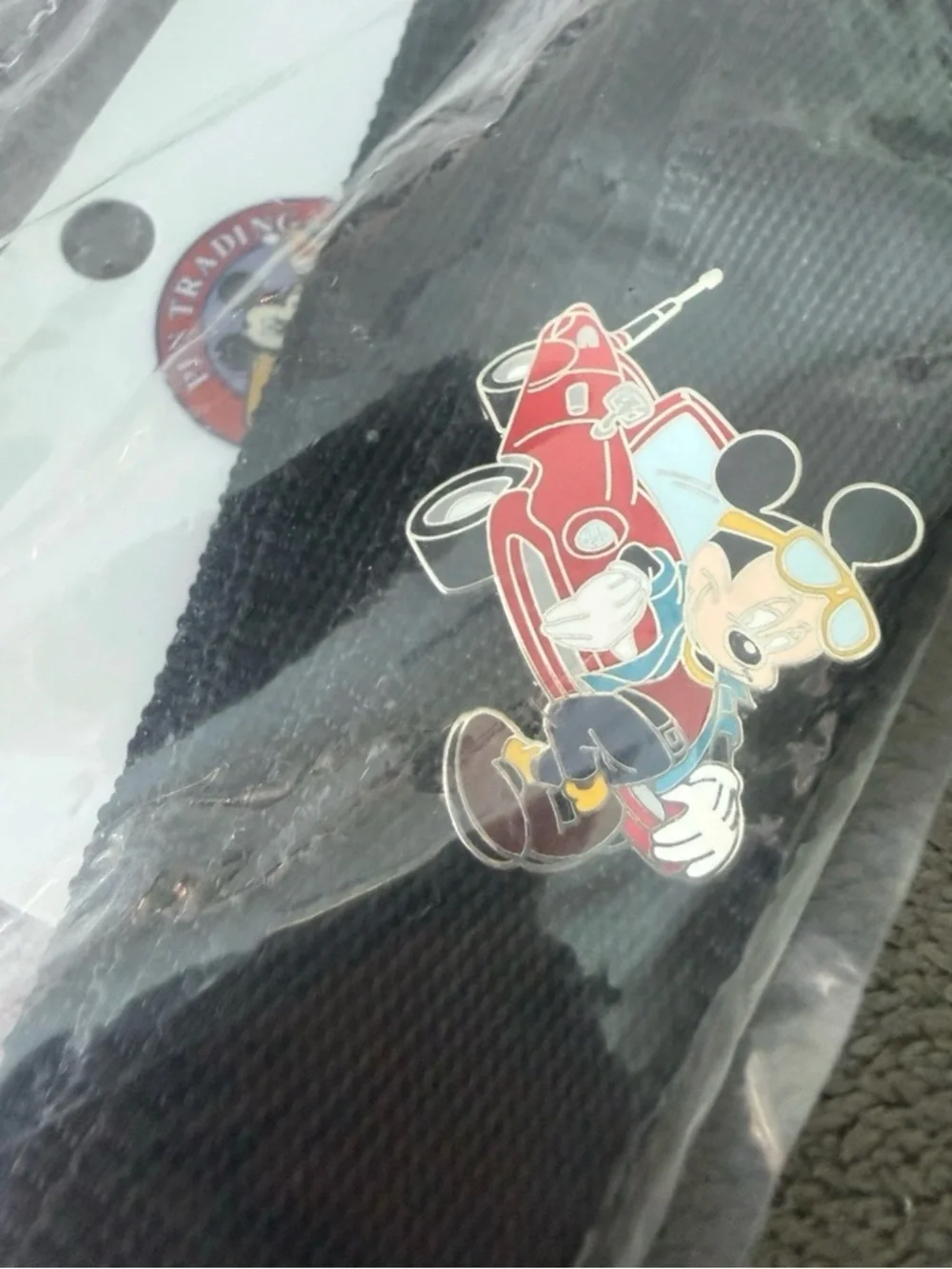 Disney strap use webbing